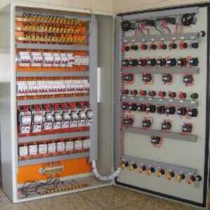 Quadros de distribuição elétrica